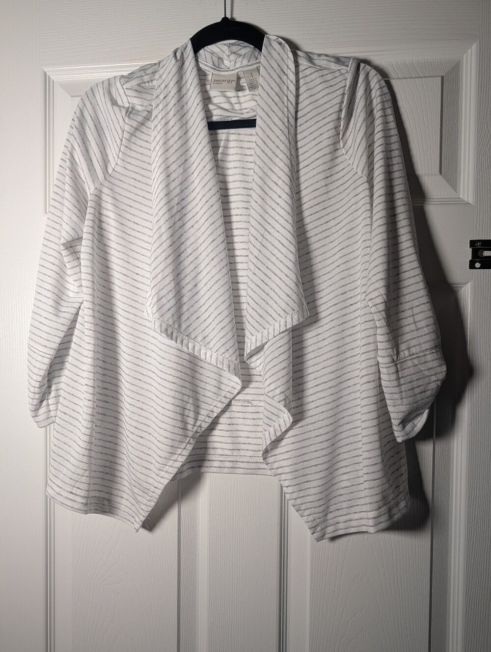 Chico’s Zenergy Size 1 M White Gray Striped Open Front Cardigan Roll Tab Sleeve